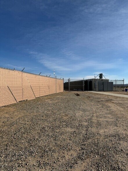 More Photos Of 22510 Curtiss Pl, California City Warehouse For Sale