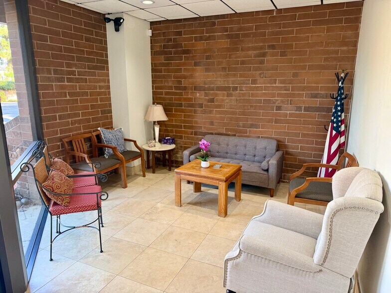 More Photos Of 1881-1893 Knoll Dr, Ventura Office For Sale