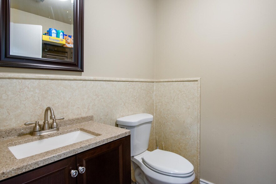 More Photos Of 2900-2912 S West Temple, Salt Lake City Light Manufacturing For Lease