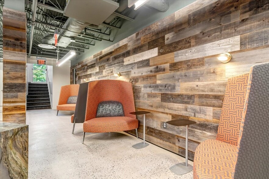 More Photos Of 4220 King St, Alexandria Office For Sale