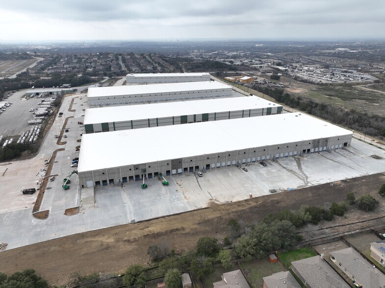 More Photos Of 13644 Toepperwein Rd, Live Oak Unknown For Lease