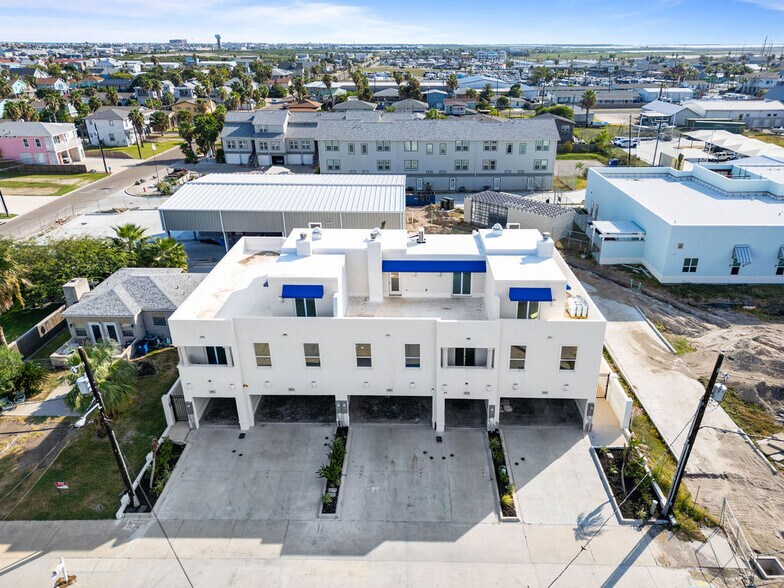 More Photos Of 615 W Avenue A, Port Aransas Apartments For Sale