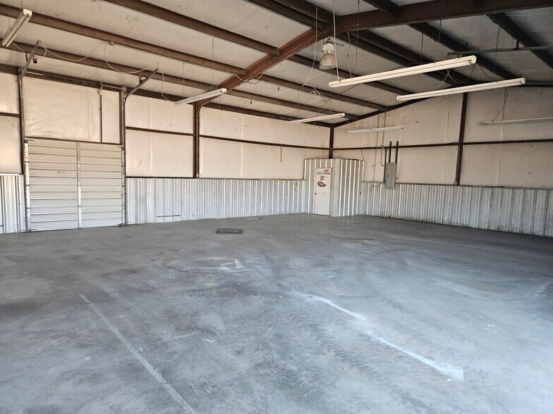 More Photos Of 5750 Little Rd, Fort Worth Warehouse For Lease