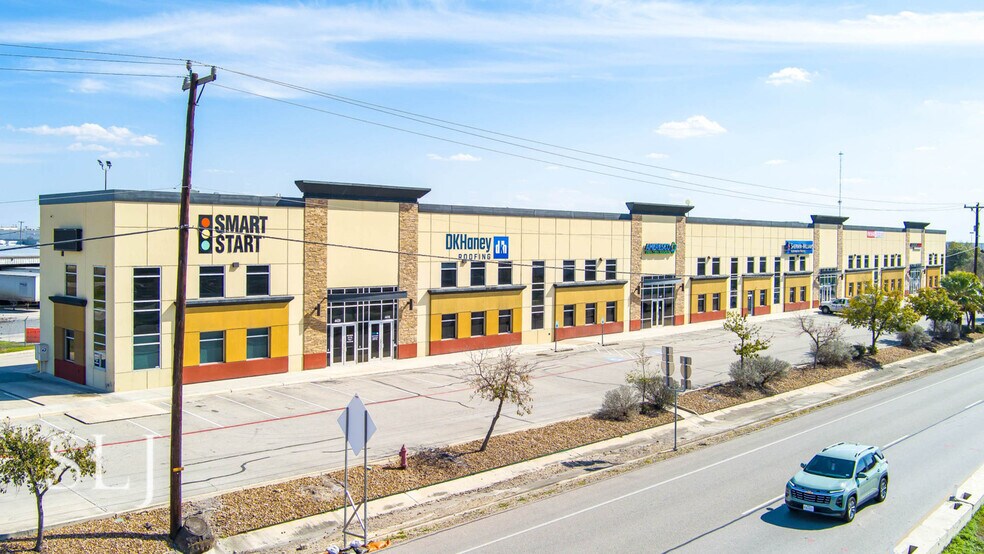Primary Photo Of 4400-4420 N Interstate 35, San Antonio Showroom For Sale