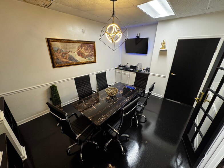 More Photos Of 257-263 W Rittenhouse St, Houston Warehouse For Sale