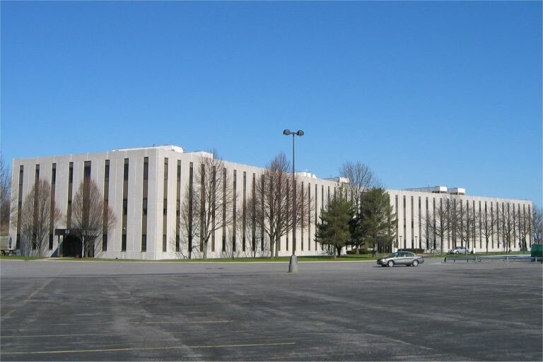More Photos Of 290 Elwood Davis Rd, Liverpool Office For Lease