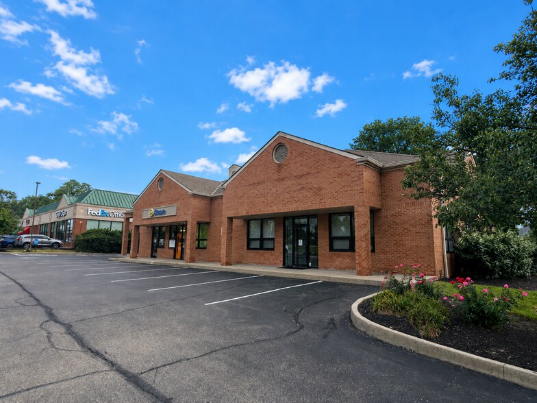 More Photos Of 9608-9610 Kenwood Rd, Blue Ash Freestanding For Lease
