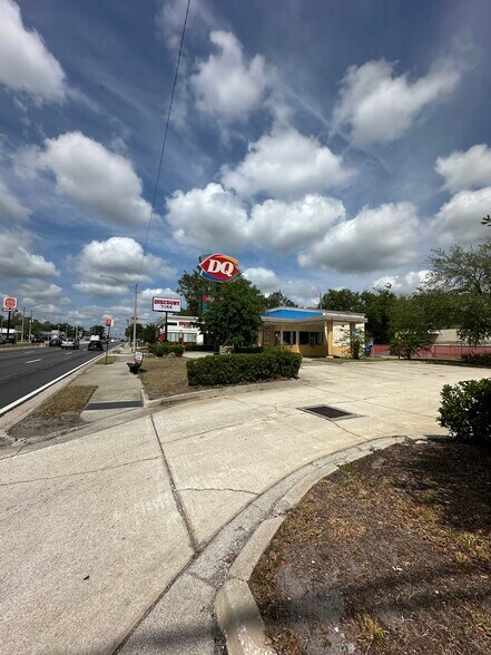 More Photos Of 7253 103rd St, Jacksonville General Retail For Sale