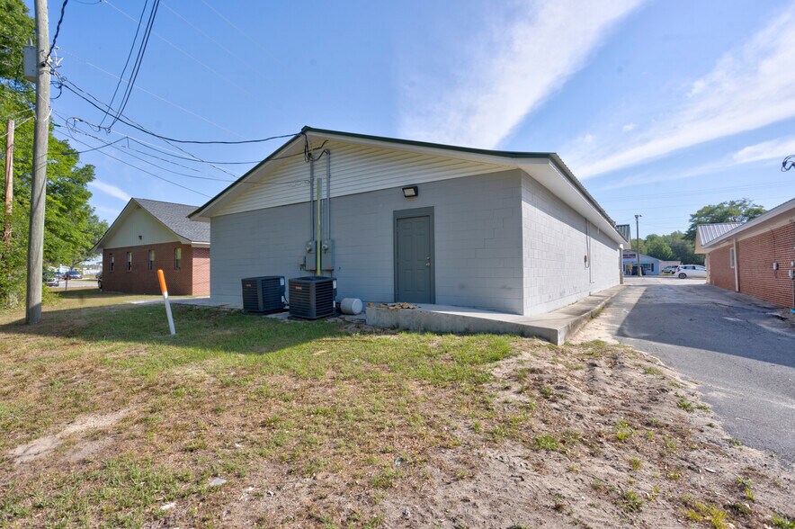 More Photos Of 208 S Main St, Reidsville Freestanding For Sale