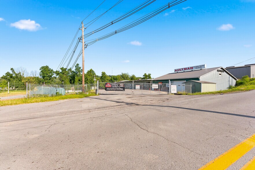 More Photos Of 534 Virginia Ave, Fairmont Freestanding For Sale