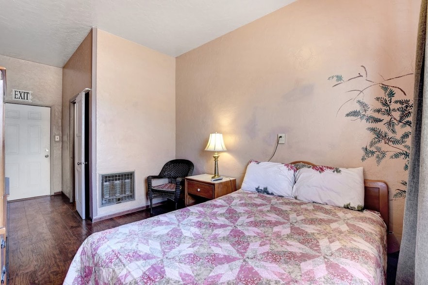 More Photos Of 115 W Gaviland St, Searchlight Hotel For Sale