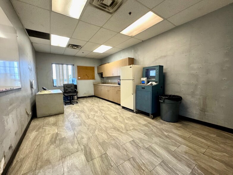 More Photos Of 3521 Antelope Ave, Kearney Manufacturing For Sale