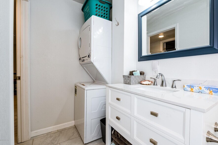 More Photos Of 112 N Peninsula Dr, Daytona Beach Apartments For Sale