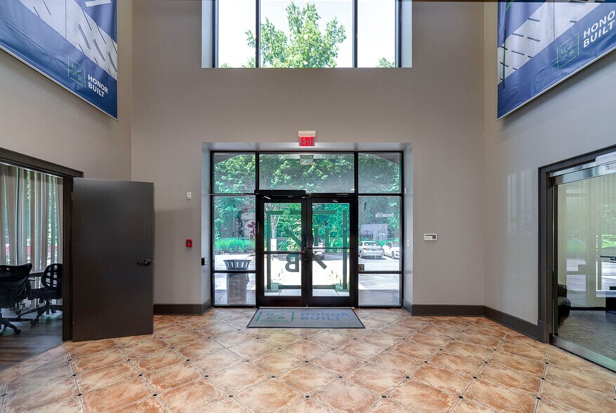 More Photos Of 2010 Avalon Pky, Mcdonough Office For Lease