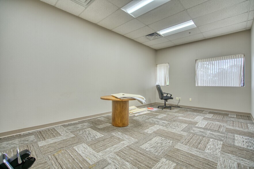 More Photos Of 105 S Sunset St, Longmont Light Manufacturing For Lease