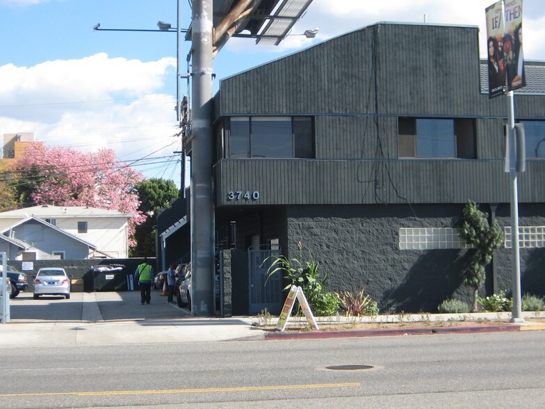 Primary Photo Of 3740 Overland Ave, Los Angeles Office For Lease