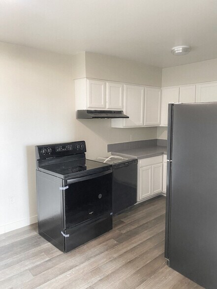 More Photos Of 730 Mather St, Brighton Apartments For Sale