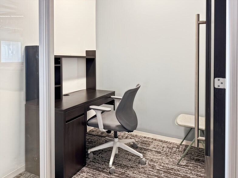 More Photos Of 12358 Parklawn Dr, North Bethesda Coworking Space