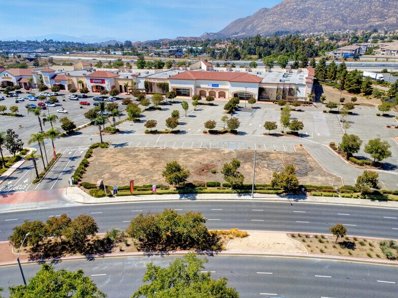 More Photos Of Canyon Springs Parkway, Riverside Land For Lease