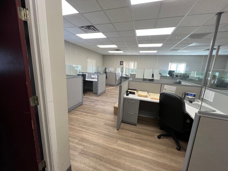 More Photos Of 170 East Ave, Lockport Office For Lease