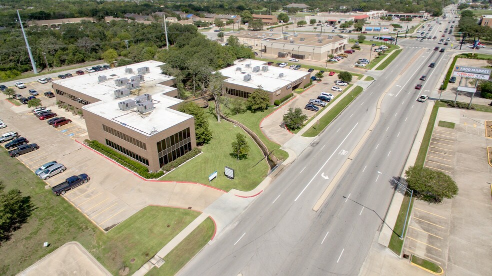 More Photos Of 1733 Briarcrest Dr, Bryan Office For Lease