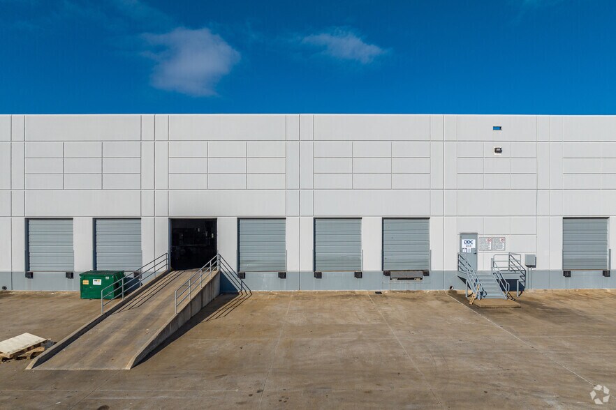 More Photos Of 4002 W Miller Rd, Garland Industrial For Sale