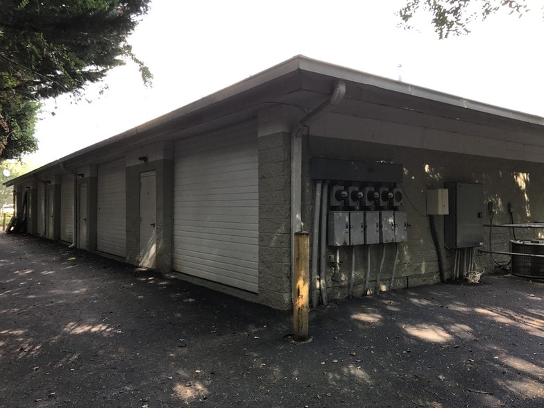 More Photos Of 2495 Eastgate Pl, Snellville Light Distribution For Sale
