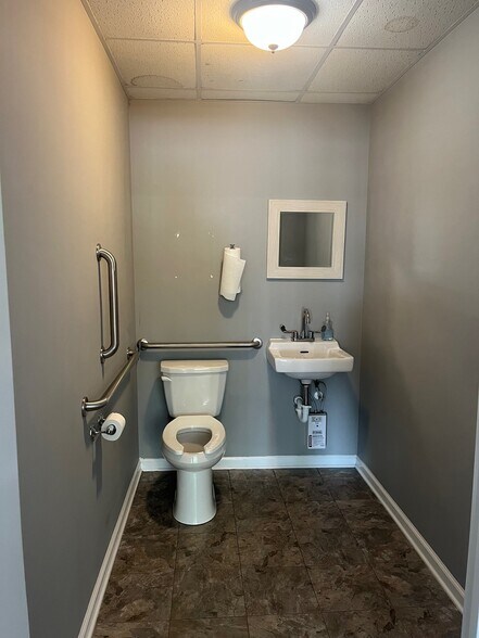 More Photos Of 1154 E Caswell St, Wadesboro Storefront Retail Office For Lease