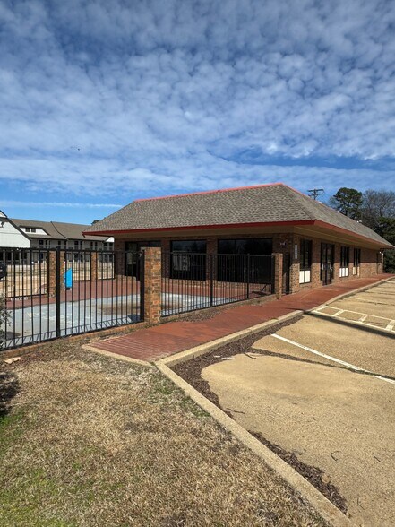 More Photos Of 3118 Estes Pky, Longview Fast Food For Sale