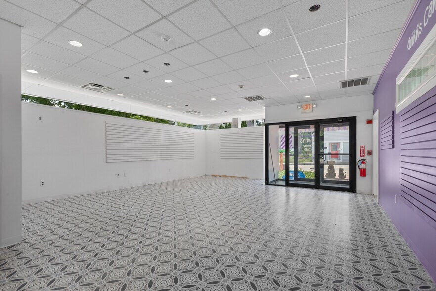 More Photos Of 12 School St, Merrimac Bank For Lease