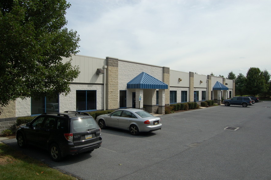 Primary Photo Of 4110 Independence Dr, Schnecksville Office For Lease