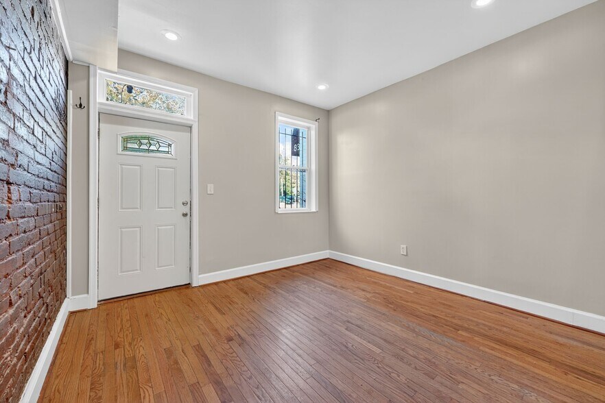 More Photos Of 833 L St NE, Washington Multifamily For Sale