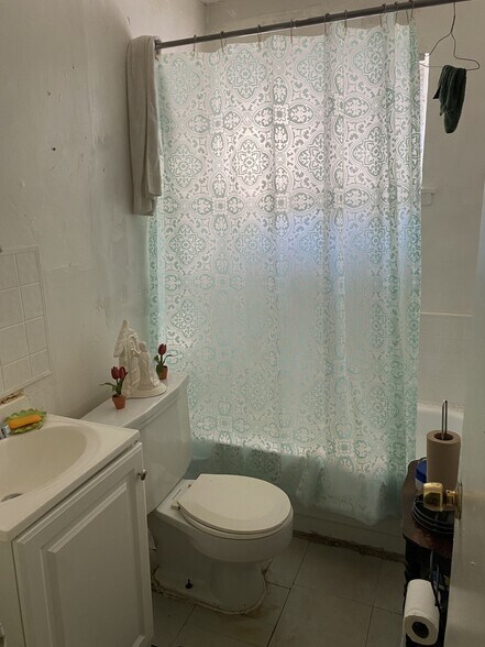 More Photos Of 1350 Willie Mitchell, Memphis Apartments For Sale