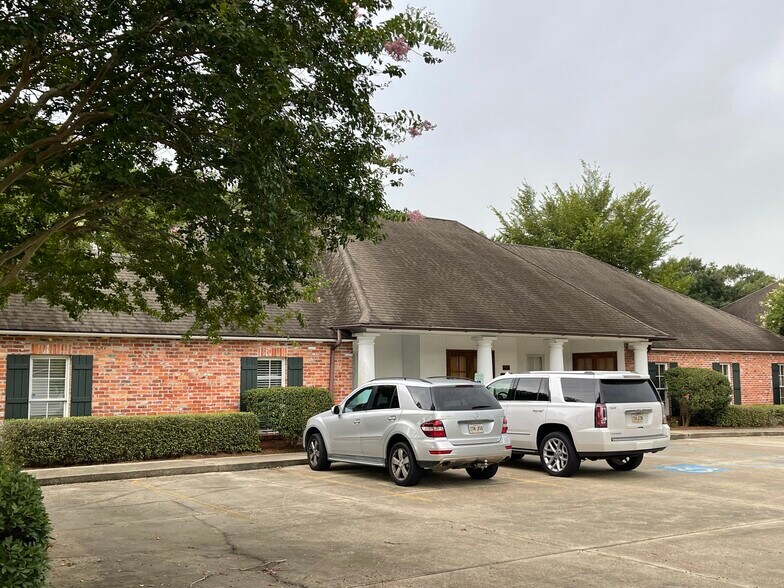 More Photos Of 9456 Jefferson Hwy, Baton Rouge Medical For Lease