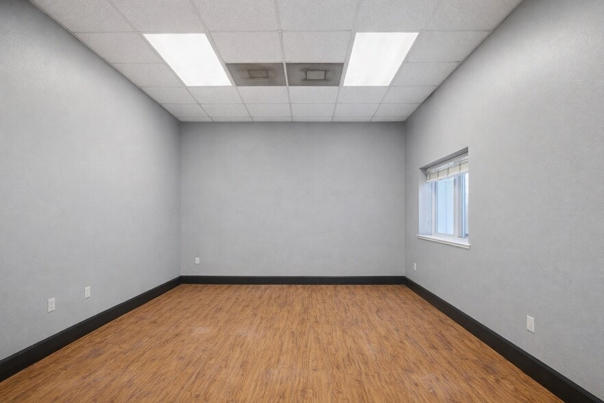 More Photos Of 4632 Pontchartrain Dr, Slidell Flex For Sale