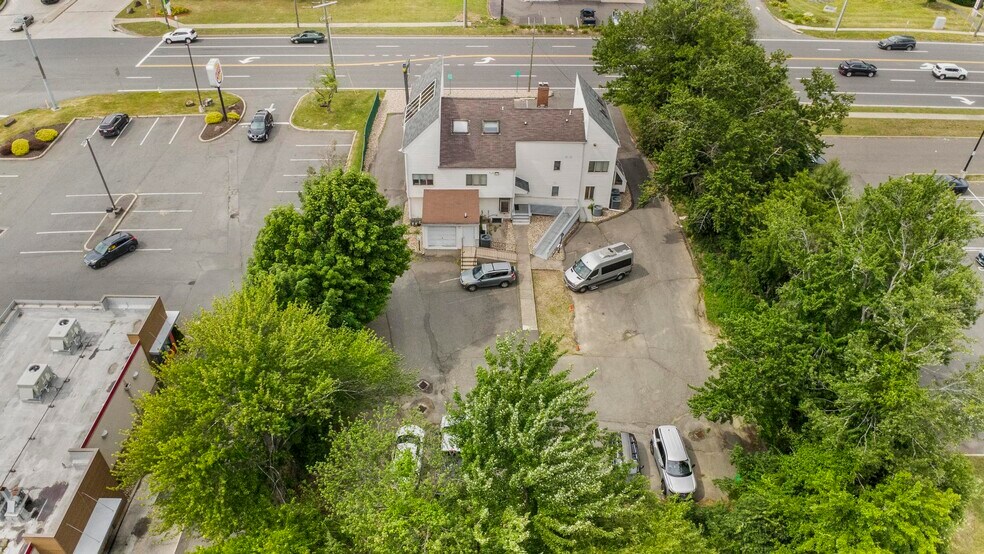 More Photos Of 1842 Meriden Waterbury Tpke, Southington Office For Sale