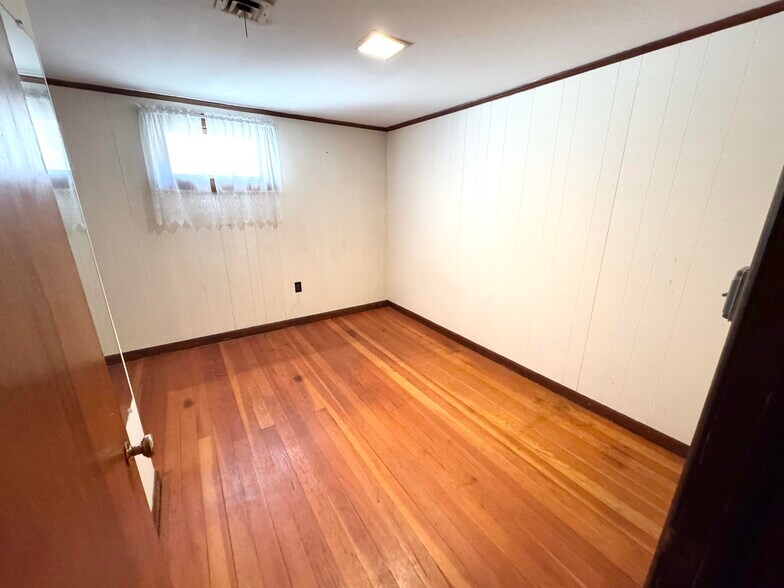 More Photos Of 2072 Main st, Londonderry Apartments For Sale