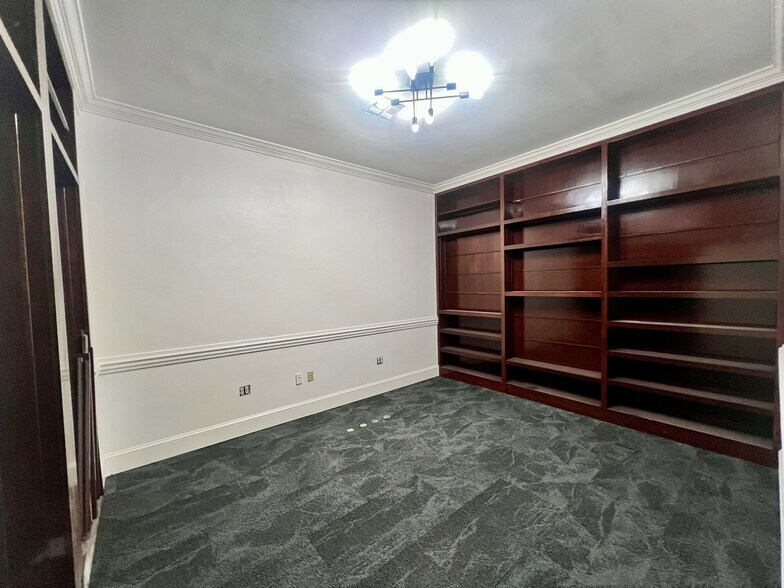 More Photos Of 2833 Remington Green Cir, Tallahassee Office For Sale