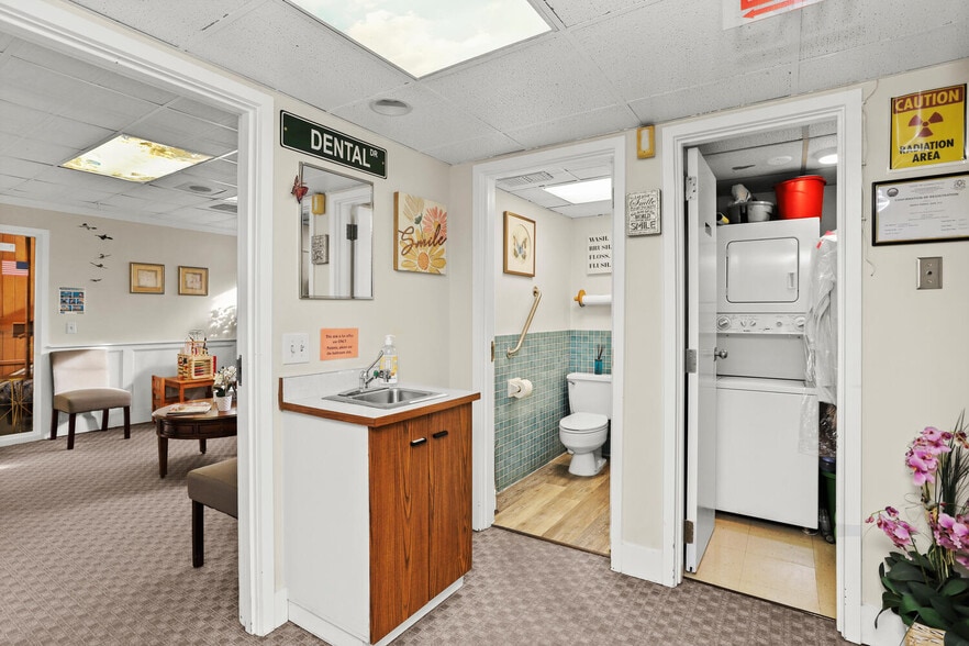 More Photos Of 10 Berkeley St, Norwalk Medical For Lease