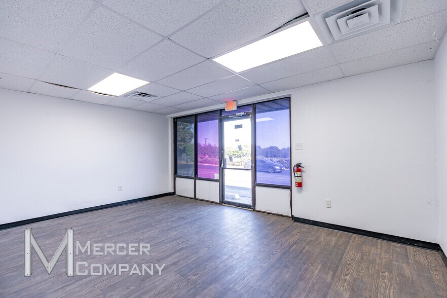 More Photos Of 801 Secretary Dr, Arlington Warehouse For Lease