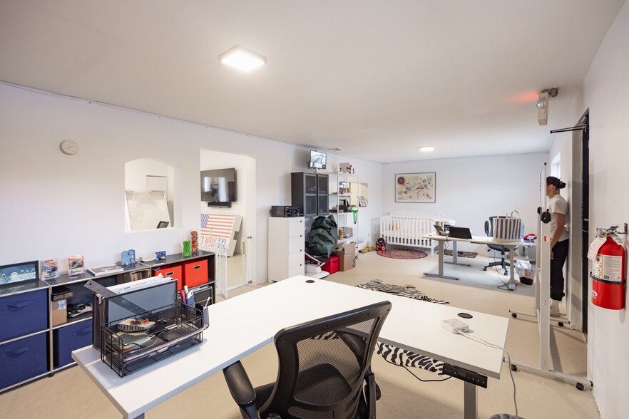 More Photos Of 1113 NW 79th St, Miami General Retail For Sale