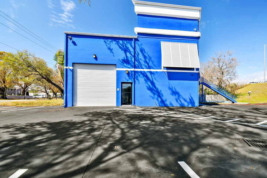 More Photos Of 9102 N Dale Mabry Hwy, Tampa Storefront Retail Office For Sale