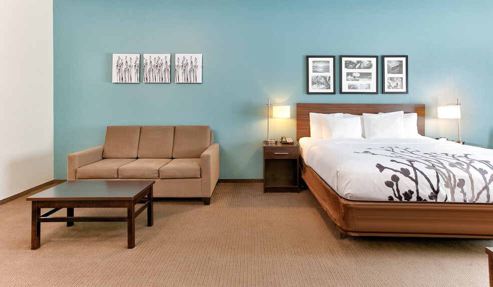 More Photos Of 615 City Center Way, Longview Hotel For Sale