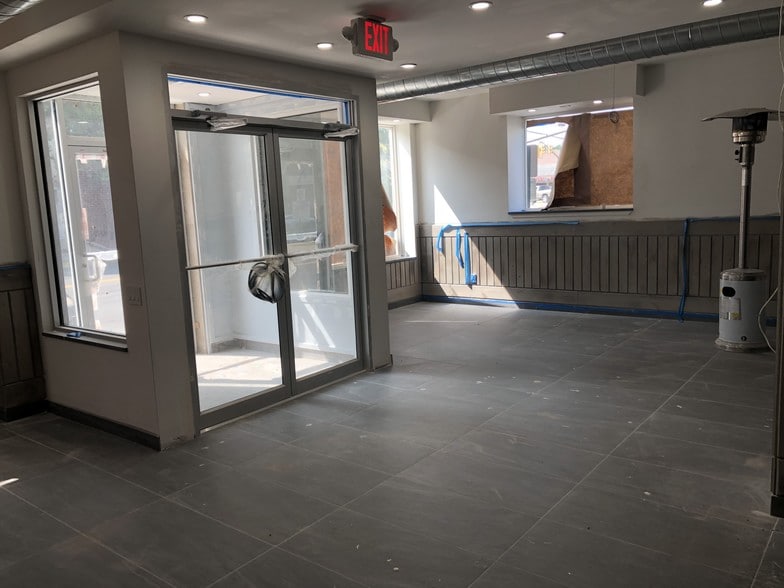 More Photos Of 19 E Elizabeth Ave, Linden Showroom For Sale