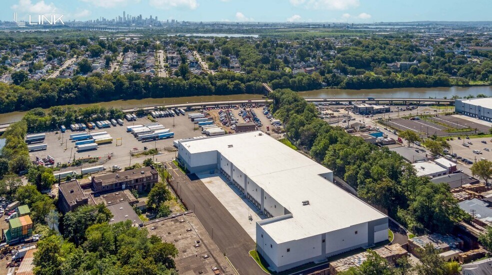 More Photos Of 2125 McCarter Hwy, Newark Warehouse For Lease