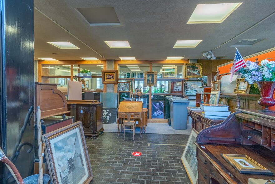 More Photos Of 449 Alvarado St, Monterey General Retail For Sale