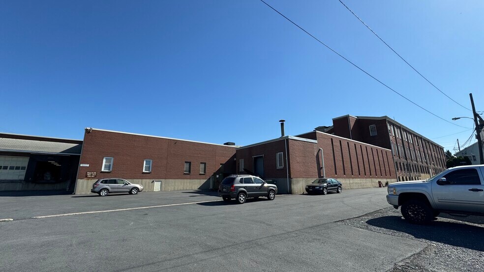 More Photos Of 240 S Main St, Nazareth Flex For Lease