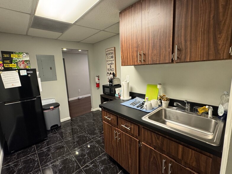 More Photos Of 2814 W Dr Martin Luther King Jr Blvd, Tampa Medical For Lease