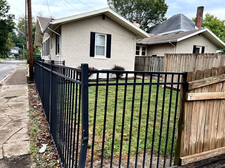 More Photos Of 401 Adams Ave, Evansville Multifamily For Sale