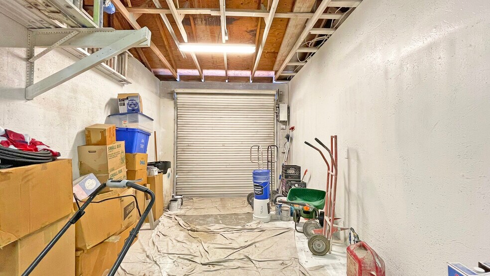 More Photos Of 1116 SE 12th Ct, Cape Coral Flex For Sale